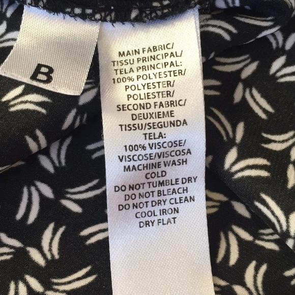 Ann Taylor LOFT geometric high low t shirt - Picture 4 of 8